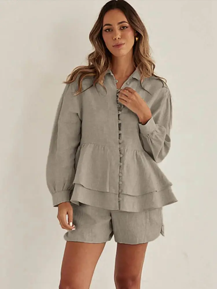 Fashion Collar Single Breasted Top Pants Set Women Elegant Long Sleeve Shirt Short Pants Suit Female Summer Chic Casual Outfit
Fashion Collar Single Breasted Top Pants Set Women Elegant Long Sleeve Shirt Short Pants Suit Female Summer Chic Casual Outfit