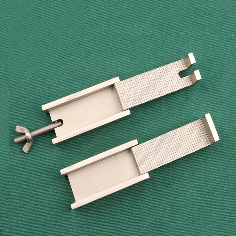 Rhinoplasty equipment, stainless steel cartilage squeezer, nose surgery tool, horizontal grain flat squeezer
Rhinoplasty equipment, stainless steel cartilage squeezer, nose surgery tool, horizontal grain flat squeezer