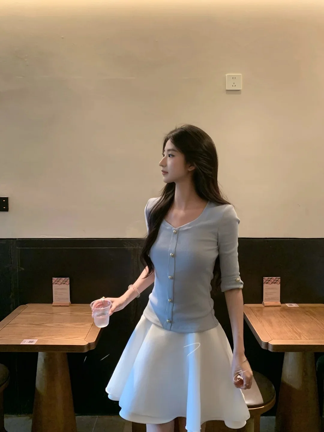 Women's V-neck Knitted T-shirt A-line Skirt Set Summer Fashion Casual Wear Long Sleeve Commute Friendly Elegant Fit
Women's V-neck Knitted T-shirt A-line Skirt Set Summer Fashion Casual Wear Long Sleeve Commute Friendly Elegant Fit