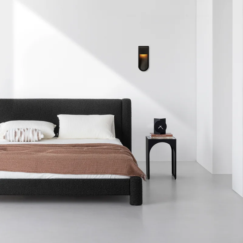 Minimalist retro 1.5m cream white fabric soft bag bed, three-proof scratch-resistant black leather 1.8m double bed
Minimalist retro 1.5m cream white fabric soft bag bed, three-proof scratch-resistant black leather 1.8m double bed