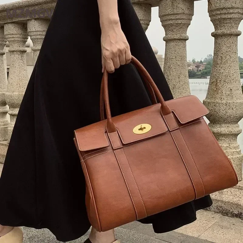 Vintage Design Woman's Large Capacity Top Handle Handbag Soft Pu Leather Trendy Trave Shoulder Bag OL Daily Commute Tote Bag
Vintage Design Woman's Large Capacity Top Handle Handbag Soft Pu Leather Trendy Trave Shoulder Bag OL Daily Commute Tote Bag