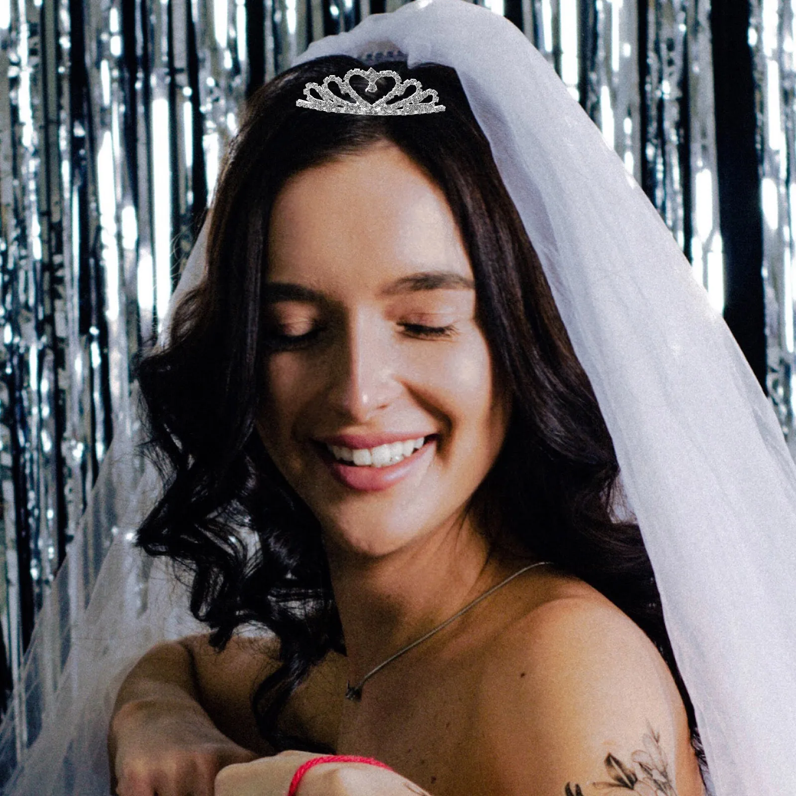 Heart Shaped Rhinestone Crown Bridal Tiara Elegant Design Long Lasting Lightweight Wedding Party Prom Hair Accessories
Heart Shaped Rhinestone Crown Bridal Tiara Elegant Design Long Lasting Lightweight Wedding Party Prom Hair Accessories