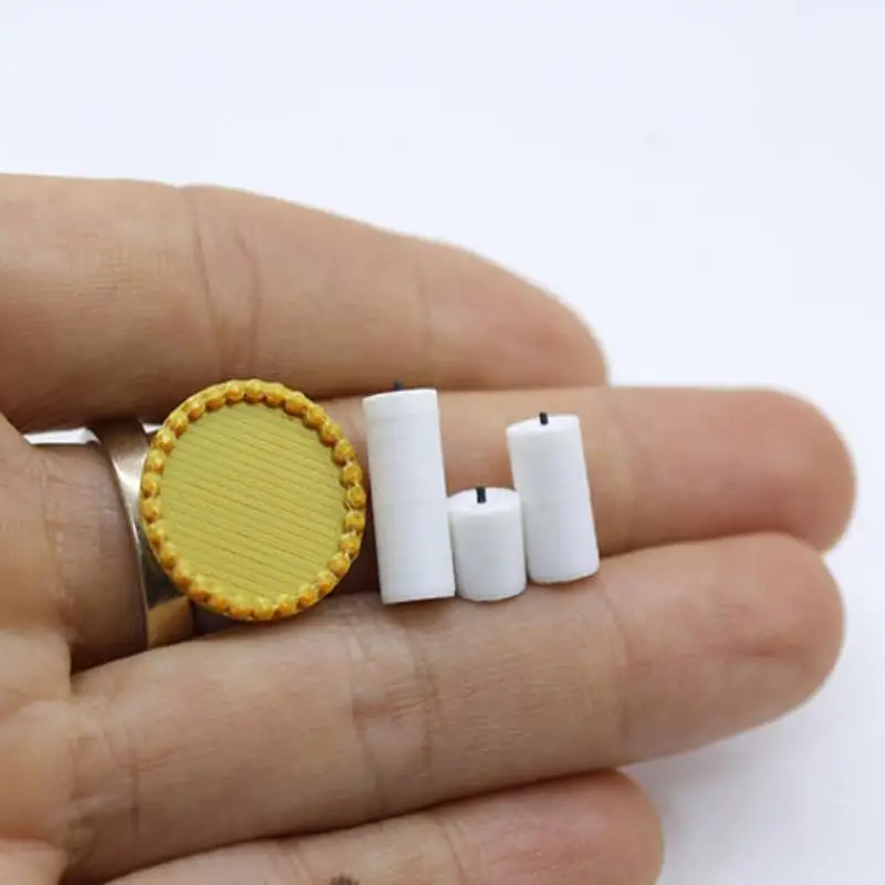 New 4Pcs 1:12 Dollhouse Mini White Candle Miniature Tray Set Home Ornament Playhouse Toys Christmas Scene Decoration
New 4Pcs 1:12 Dollhouse Mini White Candle Miniature Tray Set Home Ornament Playhouse Toys Christmas Scene Decoration