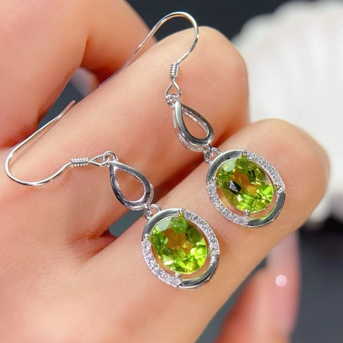 7x9mm Natural Peridot Drop Earrings Certified Peridot Fine Jewelry Oval Halo Gemstone Silver Earrings Gift for Women
7x9mm Natural Peridot Drop Earrings Certified Peridot Fine Jewelry Oval Halo Gemstone Silver Earrings Gift for Women