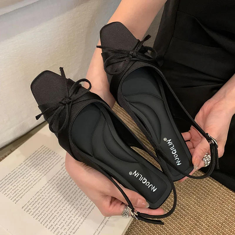 Женская обувь с узлом-бабочкой, сандалии на плоской подошве, женская обувь, новинка 2025, модные шелковые женские сандалии на плоской подошве, обувь 
Женская обувь с узлом-бабочкой, сандалии на плоской подошве, женская обувь, новинка 2025, модные шелковые женские сандалии на плоской подошве, обувь