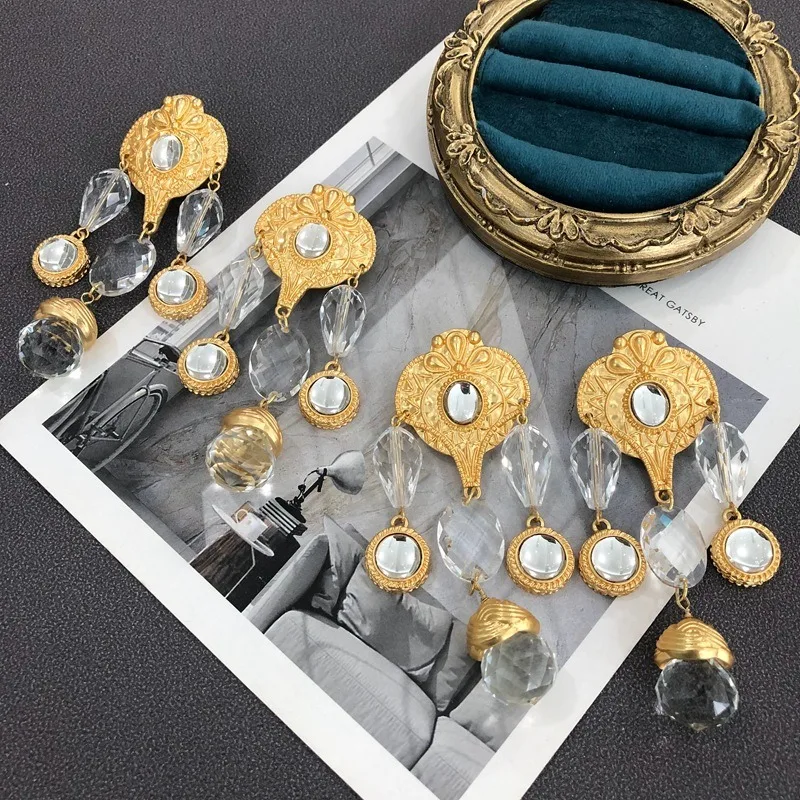 French Light Luxury Niche Shoulder Sweeping White Transparent Silver Needle Stud Earrings, Earrings, Electroplated Real Gold Ret
French Light Luxury Niche Shoulder Sweeping White Transparent Silver Needle Stud Earrings, Earrings, Electroplated Real Gold Ret