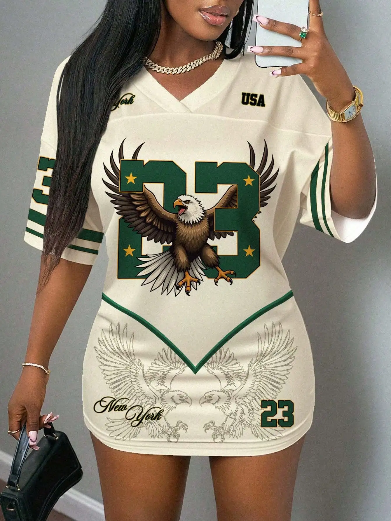 Женское мини-платье с v-образным вырезом и рисунком орла, уличная одежда Y2K, повседневный летний наряд с дизайном номера США 23.
Женское мини-платье с v-образным вырезом и рисунком орла, уличная одежда Y2K, повседневный летний наряд с дизайном номера США 23.