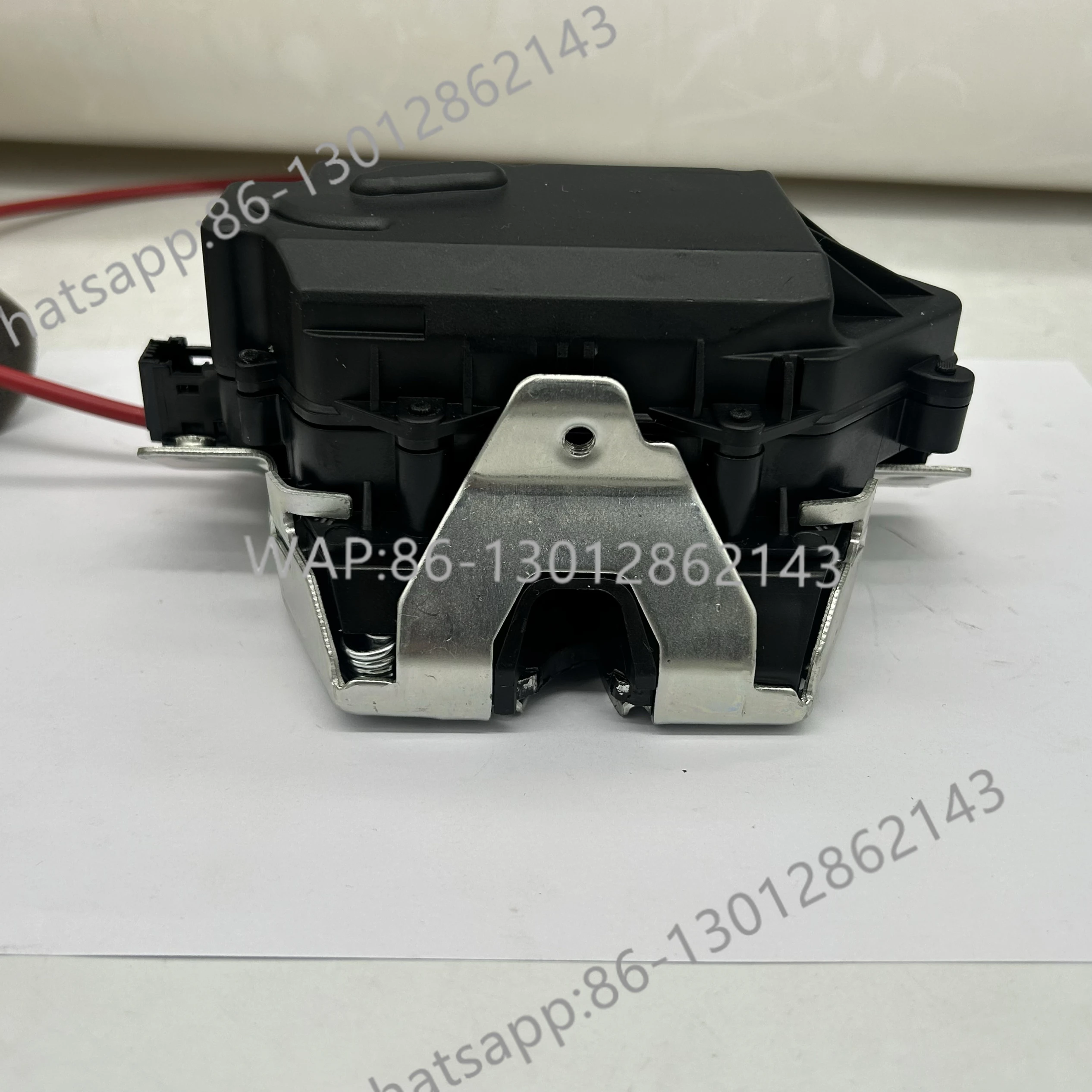 Suitable for W164W251R R500R350GL450GL350ML350 trunk lock block tailgate lock block
Suitable for W164W251R R500R350GL450GL350ML350 trunk lock block tailgate lock block