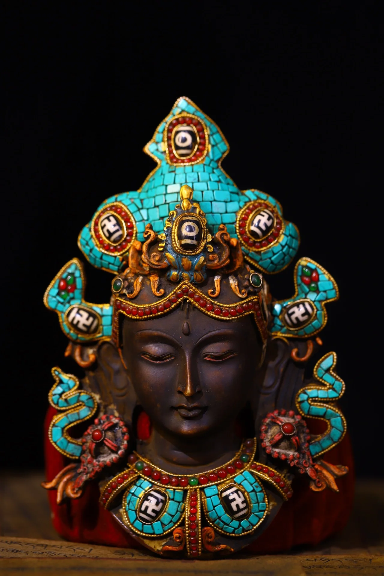 8"Tibetan Temple Collection Old Yak Bone Mosaic Gem gZi Beads Turquoise Green Tara Buddha Head Mask hanging screen Worship Hall
8"Tibetan Temple Collection Old Yak Bone Mosaic Gem gZi Beads Turquoise Green Tara Buddha Head Mask hanging screen Worship Hall