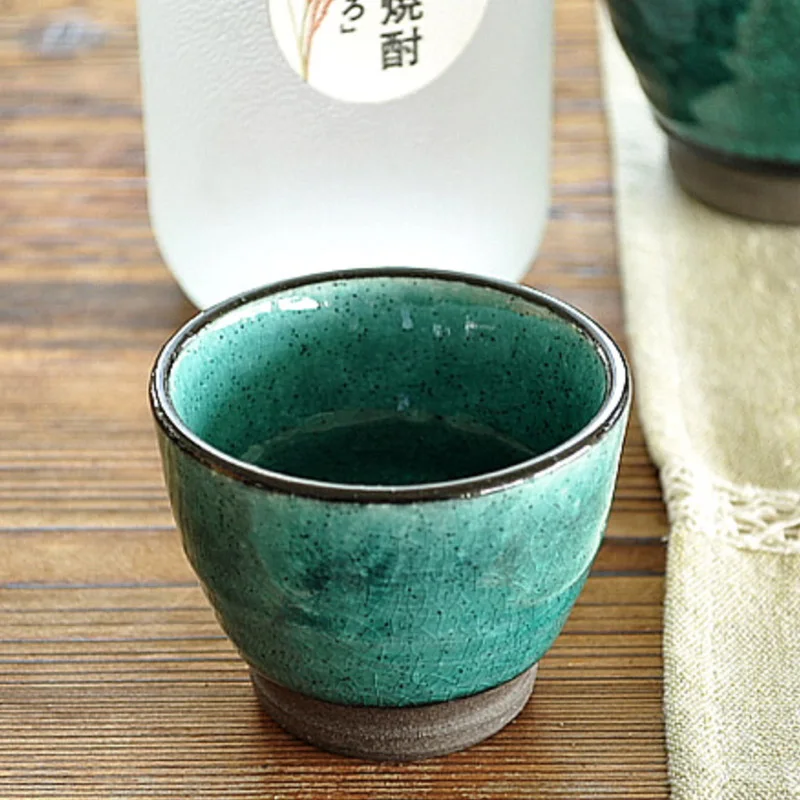 Handmade Underglaze Blue Ceramic Whiskey Cup Retro Style Single Oral Japanese Sake Cup Alcohol Beverage Serving Utensils
Handmade Underglaze Blue Ceramic Whiskey Cup Retro Style Single Oral Japanese Sake Cup Alcohol Beverage Serving Utensils