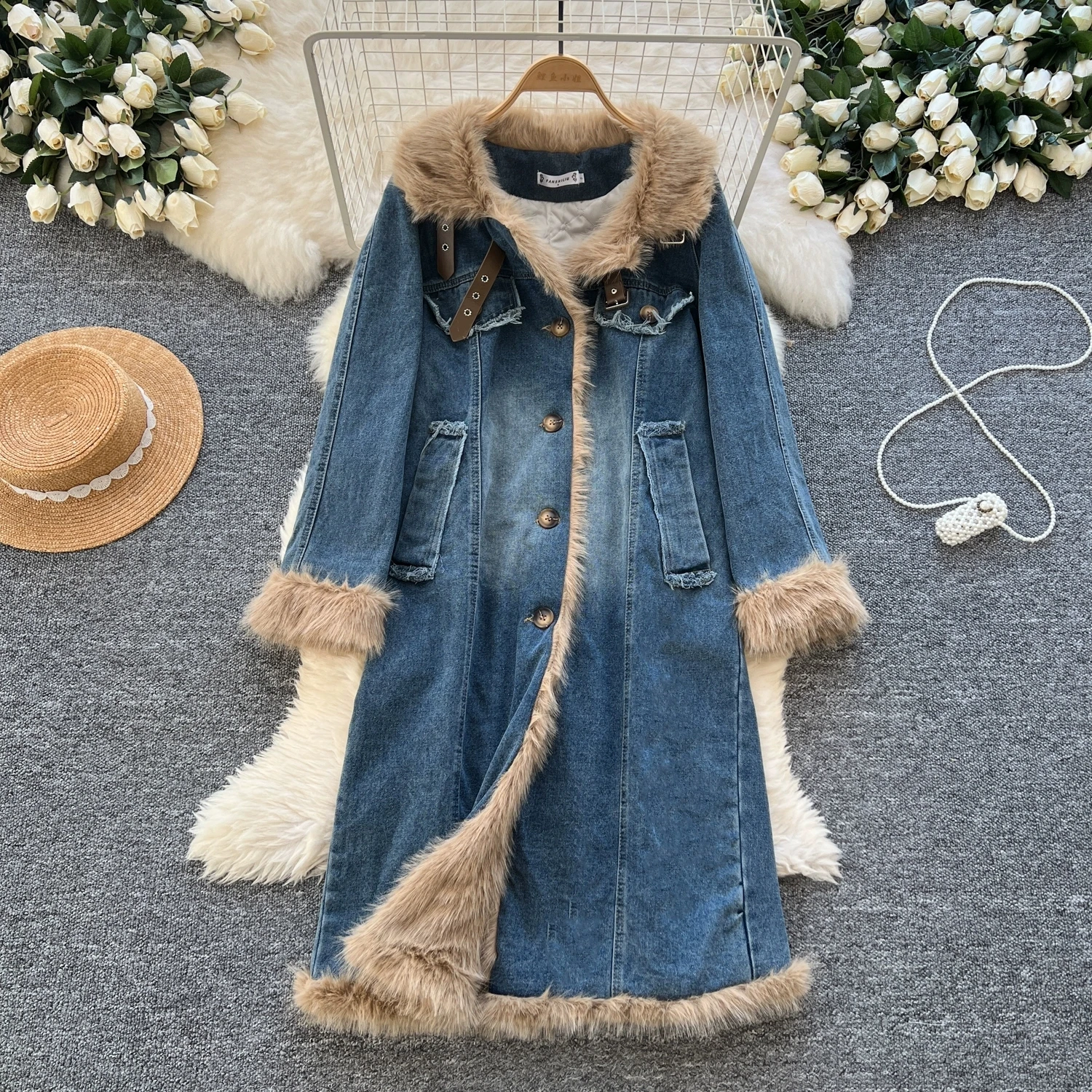 Women Winter Thick Denim Coat Warm Cotton-padded Fashion Woolly Stitching Long Jeans Jackets
Women Winter Thick Denim Coat Warm Cotton-padded Fashion Woolly Stitching Long Jeans Jackets