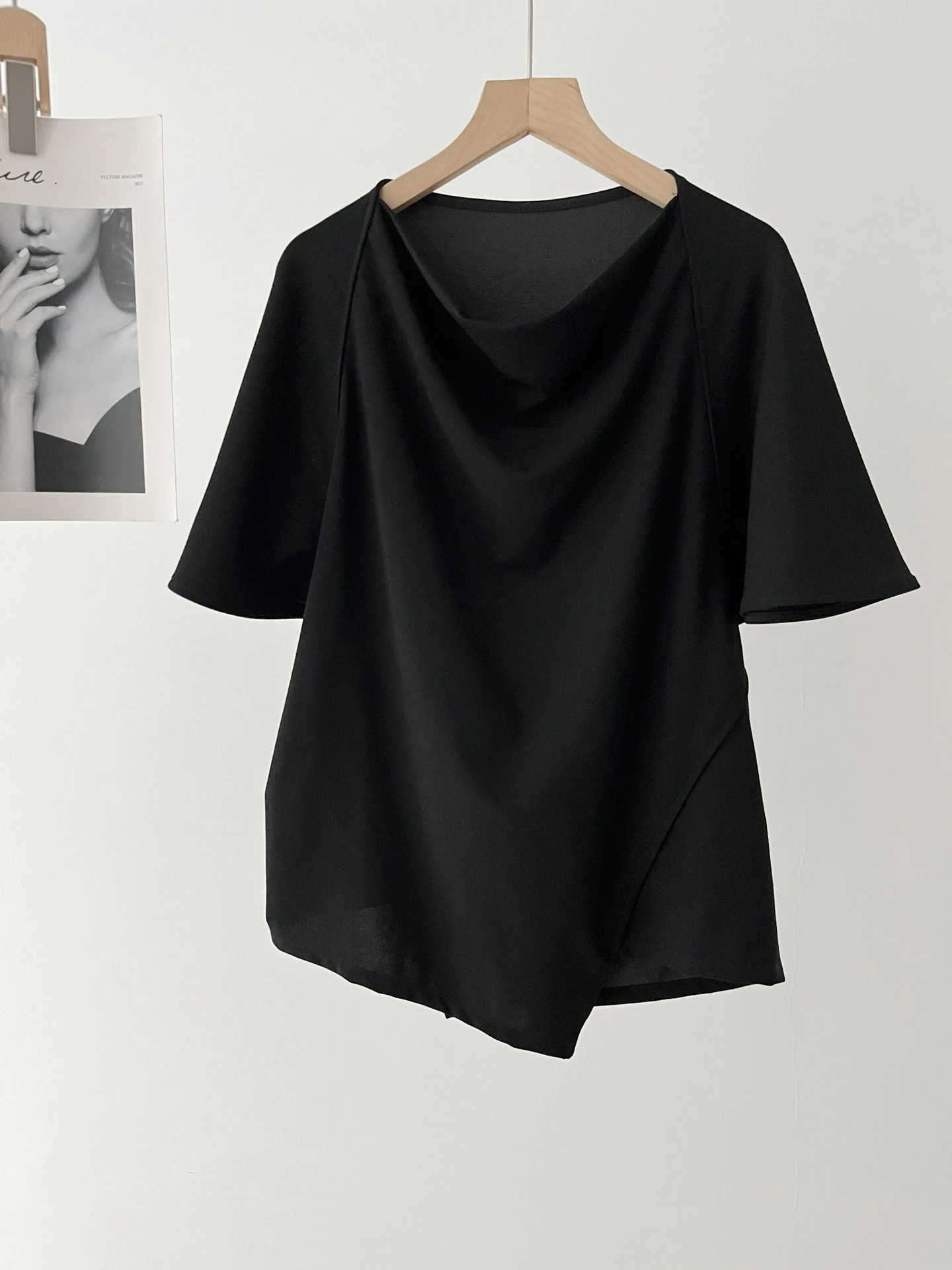 Women's Swing Neck T-shirt Short Sleeve Summer New Asymmetric Black Tee Top for Female
Women's Swing Neck T-shirt Short Sleeve Summer New Asymmetric Black Tee Top for Female