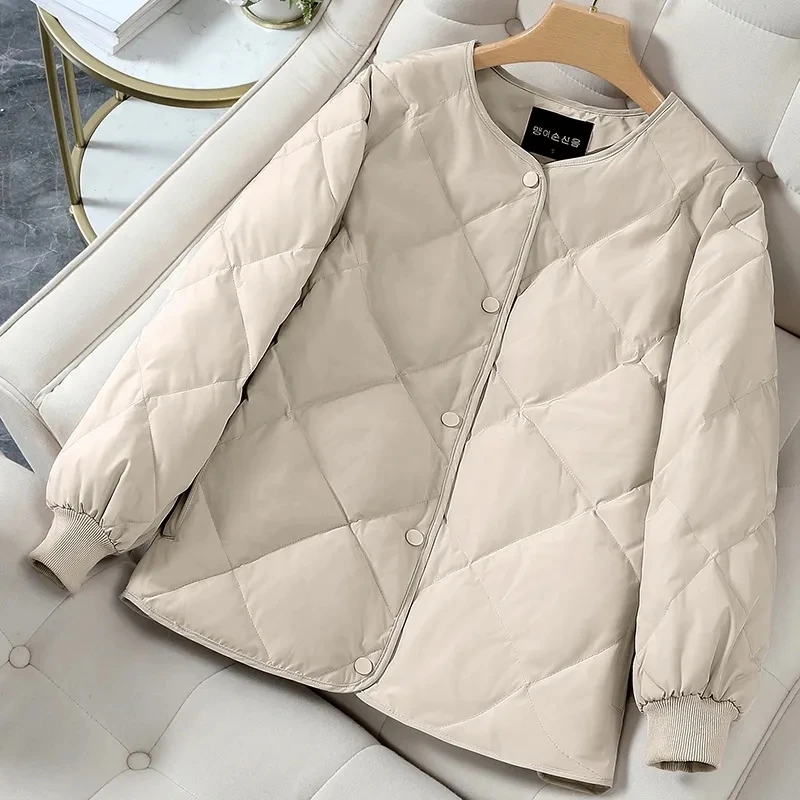 Short Down Cotton Jacket For Women 2023 New Winter Korean Lightweight Casual Puffer Coat Female Autumn Thin Loose Padded Parkas
Short Down Cotton Jacket For Women 2023 New Winter Korean Lightweight Casual Puffer Coat Female Autumn Thin Loose Padded Parkas