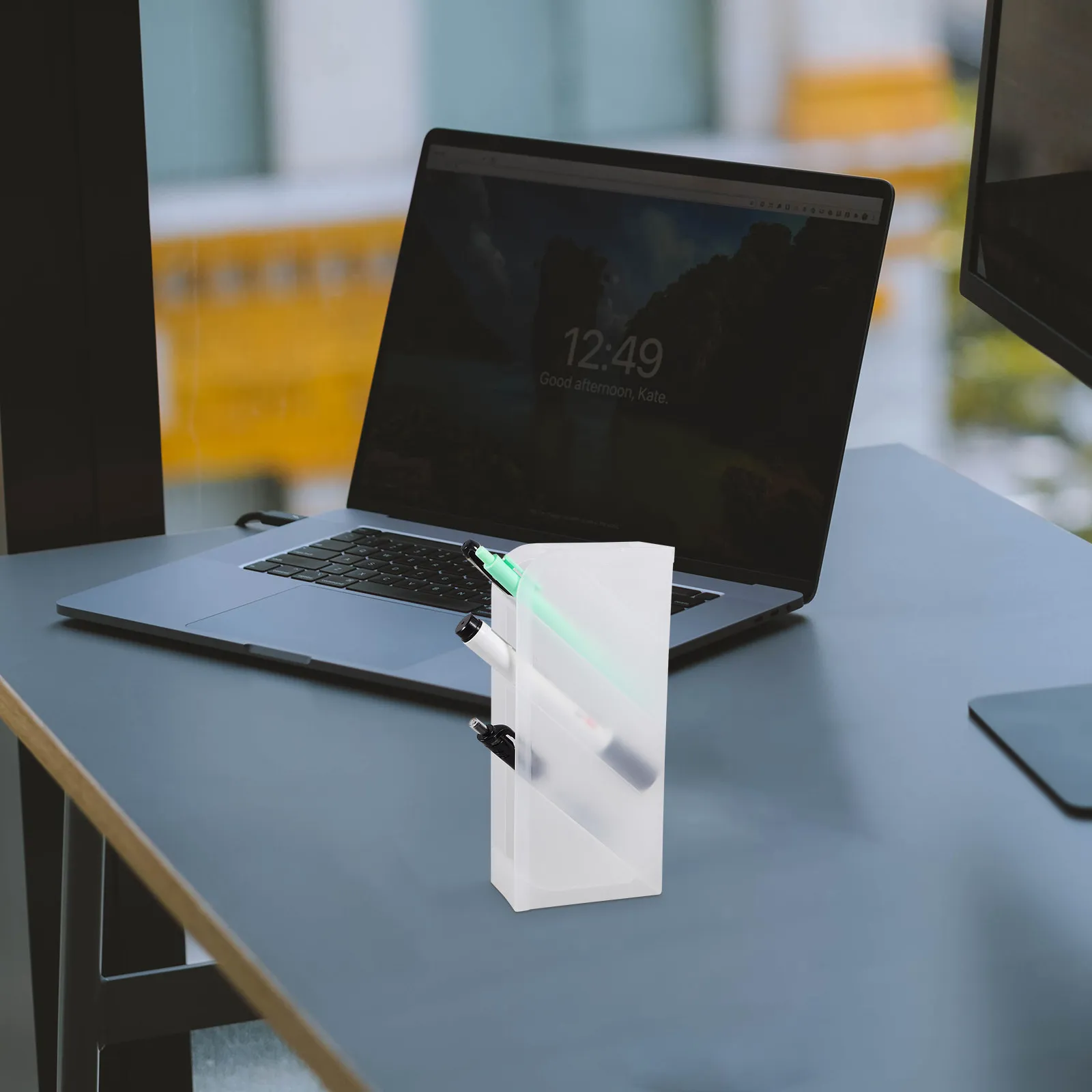 Наклонная подставка для ручек на стол, пластиковый многофункциональный органайзер для карандашей, вместительный настольный органайзер для ручек, маркеров, ножниц
Наклонная подставка для ручек на стол, пластиковый многофункциональный органайзер для карандашей, вместительный настольный органайзер для ручек, маркеров, ножниц