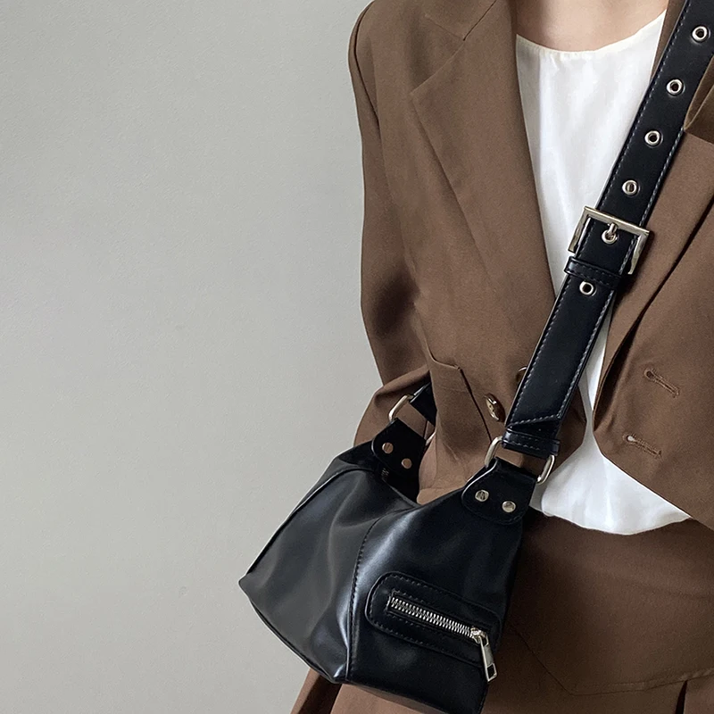 Black Simple Designed Crossbody Bag 2025 Spring Summer Versatile One Shoulder Bags Women's Commuter Underarm Bag
Black Simple Designed Crossbody Bag 2025 Spring Summer Versatile One Shoulder Bags Women's Commuter Underarm Bag