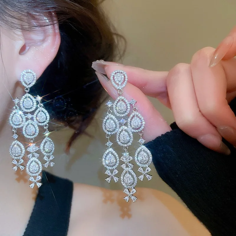 Minar Luxury Full CZ Cubic Zirconia Water Drop Flowers Tassel Long Dangle Earrings for Women Silver Plated Copper Party Jewelry
Minar Luxury Full CZ Cubic Zirconia Water Drop Flowers Tassel Long Dangle Earrings for Women Silver Plated Copper Party Jewelry