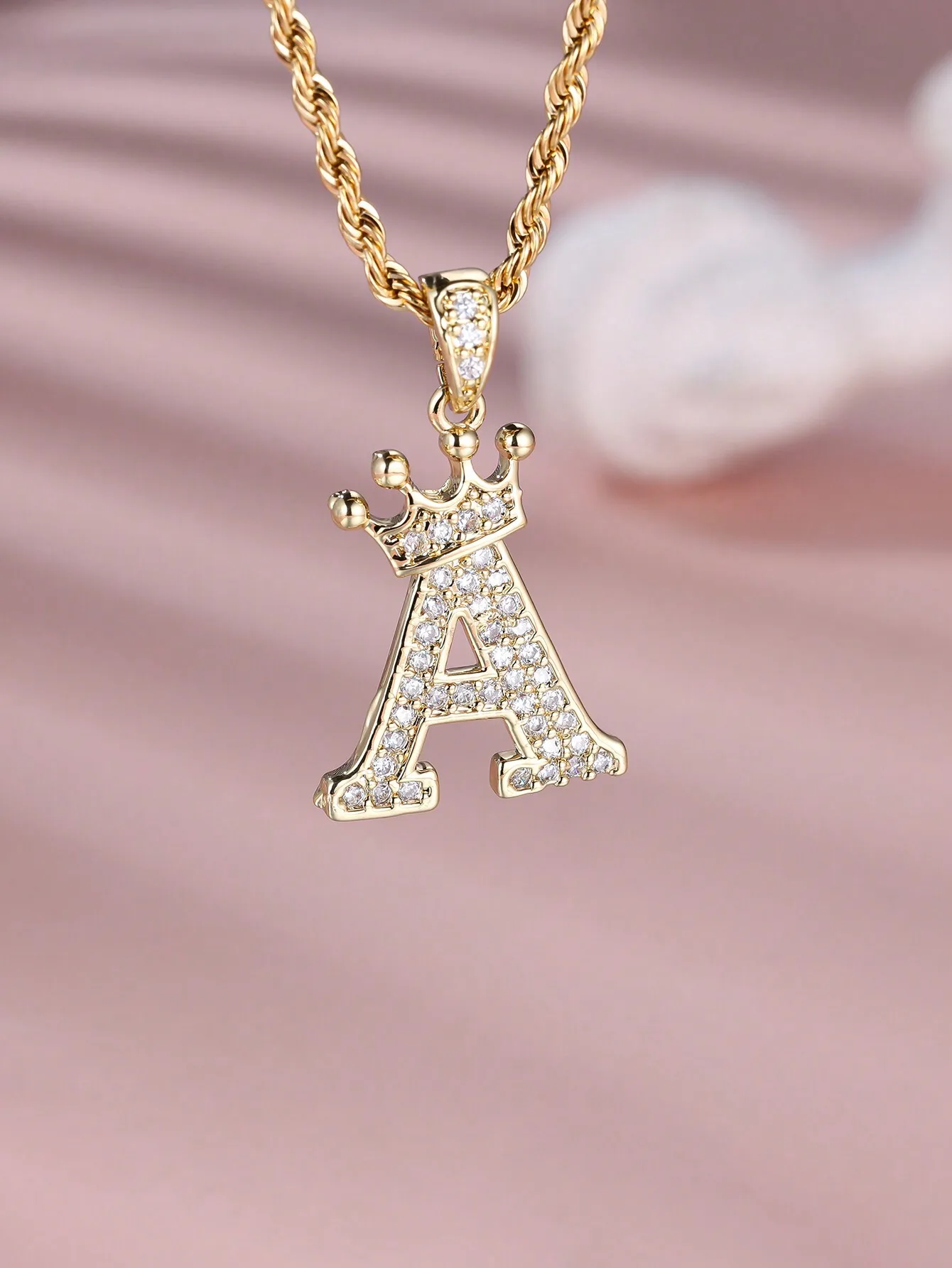 Ожерелье с подвеской в форме золотой короны и буквой A с кубическим цирконием для женщин и девочек, повседневная одежда, подарок на день рождения
Ожерелье с подвеской в форме золотой короны и буквой A с кубическим цирконием для женщин и девочек, повседневная одежда, подарок на день рождения