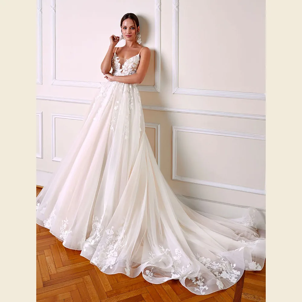 Msikoods A Line Wedding Dresses 2025 Deep V Neck Lace Applique Tulle Bridal Gown Open Back Court Train Wedding Gown Customized
Msikoods A Line Wedding Dresses 2025 Deep V Neck Lace Applique Tulle Bridal Gown Open Back Court Train Wedding Gown Customized