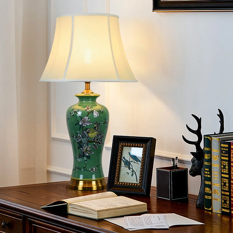 American creative ceramic desk lamp, living room and bedroom bedside lamp green flower and bird hotel decoration lamp wholesale
American creative ceramic desk lamp, living room and bedroom bedside lamp green flower and bird hotel decoration lamp wholesale