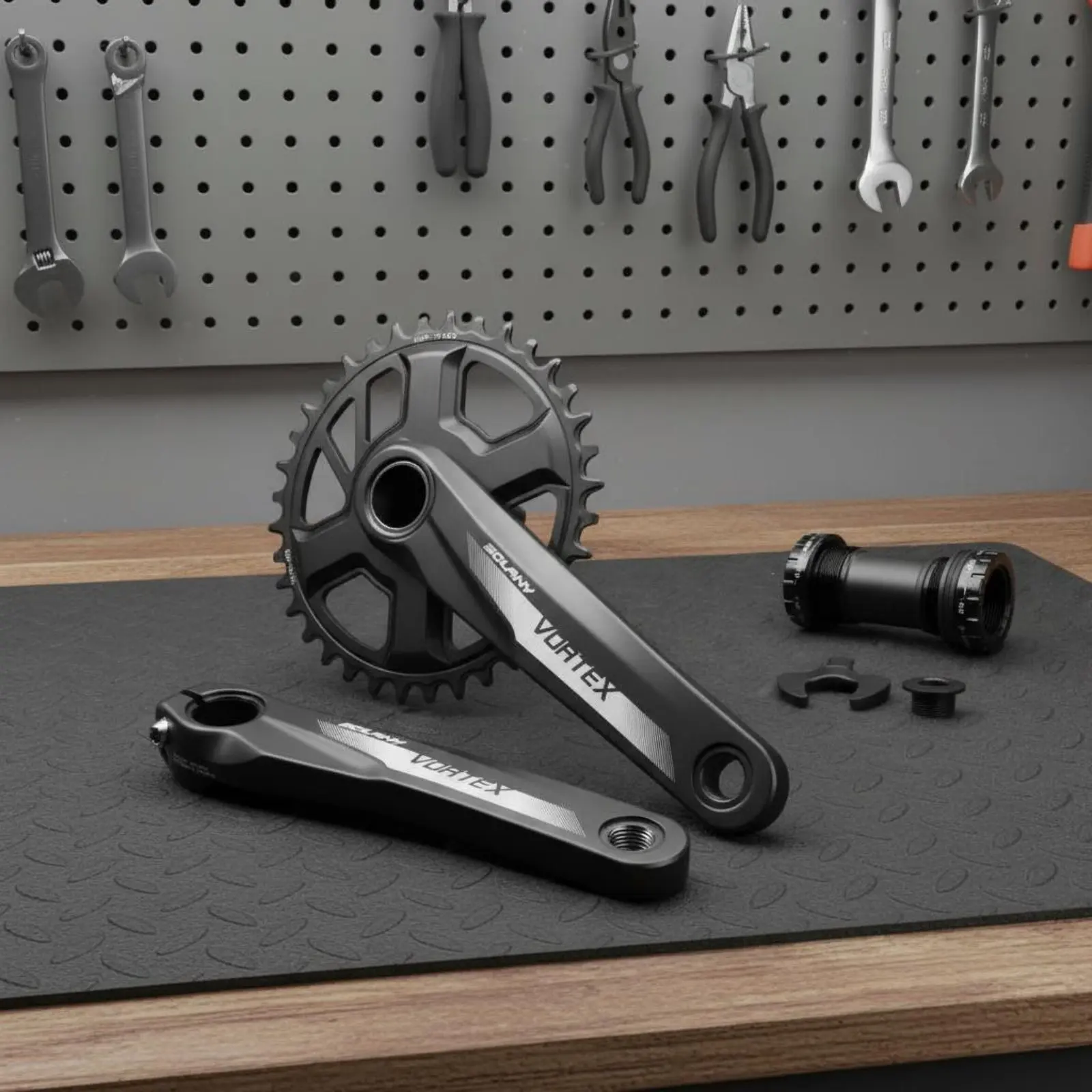 34T Crankset 7075 Aluminum Chainring Mountain Bike Crankset 170mm Crank Arm Set Compatible with 8-12 Speed Mountain Bicycle
34T Crankset 7075 Aluminum Chainring Mountain Bike Crankset 170mm Crank Arm Set Compatible with 8-12 Speed Mountain Bicycle