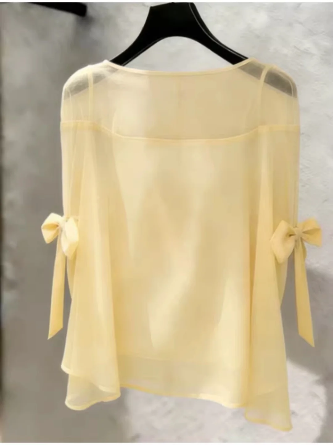 Elegant Knot Short Sleeve Mesh Splice Shirt Women's Fashion 2026 New Style French Style Loose Fit Breathable Chiffo...
Elegant Knot Short Sleeve Mesh Splice Shirt Women's Fashion 2026 New Style French Style Loose Fit Breathable Chiffo...