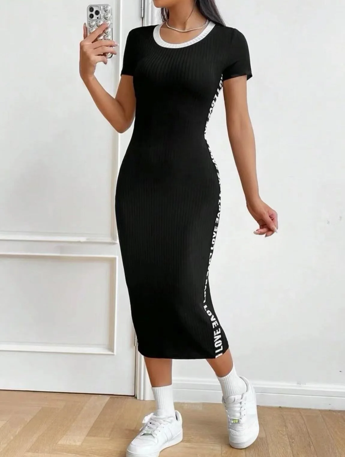 American-style niche dress women's summer clashing dresses with woven bands and lean dresses
American-style niche dress women's summer clashing dresses with woven bands and lean dresses