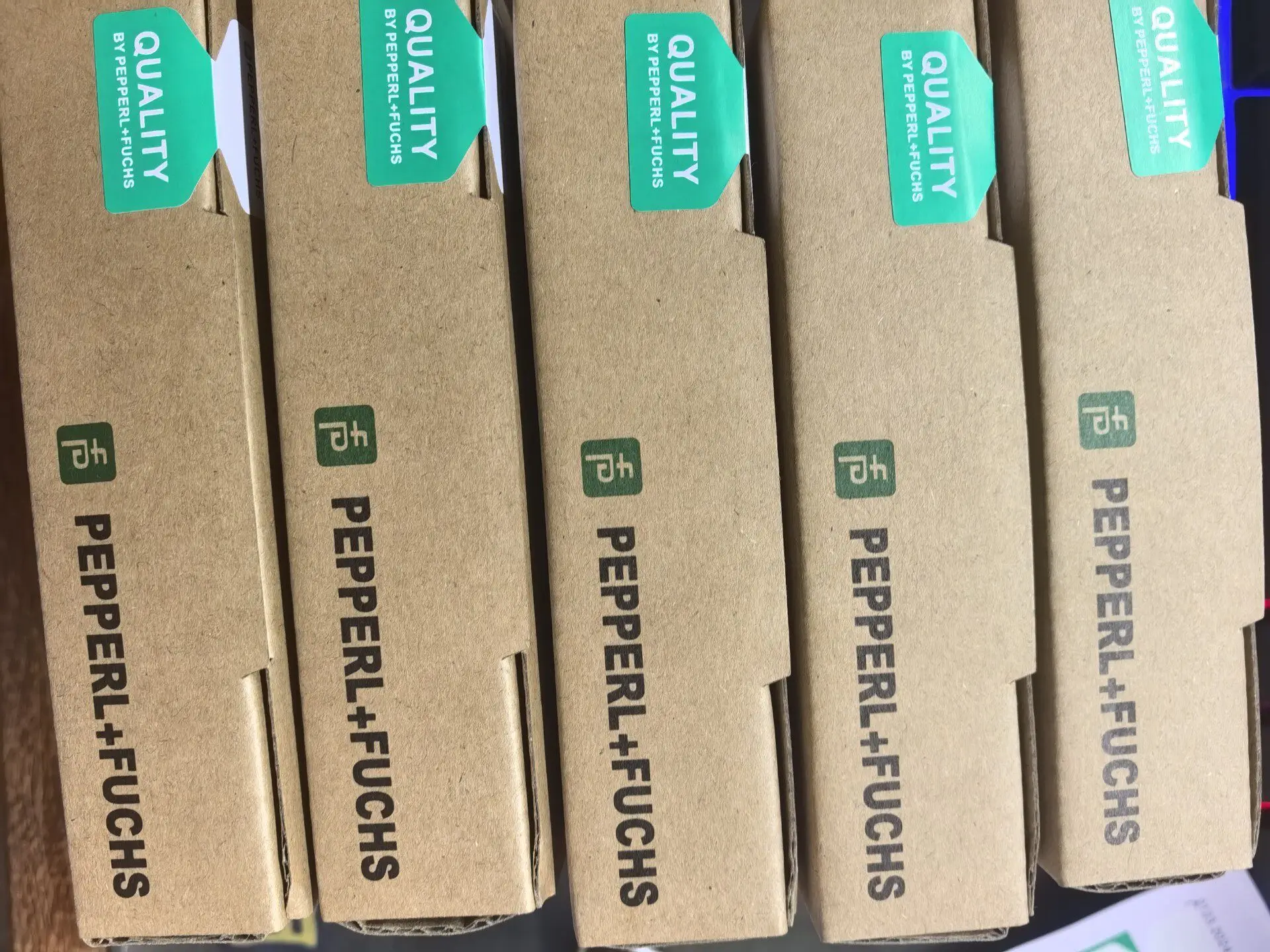 Pepperl + Fuchs safety barrier KFD2-STC5-EX1.2O original and genuinein stock
Pepperl + Fuchs safety barrier KFD2-STC5-EX1.2O original and genuinein stock