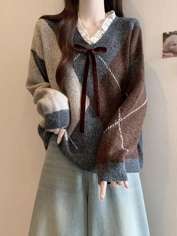 Новинка Весна 2025: Женский вязаный свитер больших размеров с кружевом, V-образным вырезом, ромбовидным узором, в стиле ретро, европейско-корейский дизайн.
Новинка Весна 2025: Женский вязаный свитер больших размеров с кружевом, V-образным вырезом, ромбовидным узором, в стиле ретро, европейско-корейский дизайн.