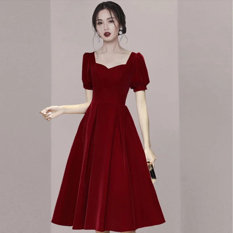Elegant Red Wedding Dress Hepburn Style Short Sleeve High Waist A-Line Skirt Dress for Engagement And Wedding Ceremony
Elegant Red Wedding Dress Hepburn Style Short Sleeve High Waist A-Line Skirt Dress for Engagement And Wedding Ceremony