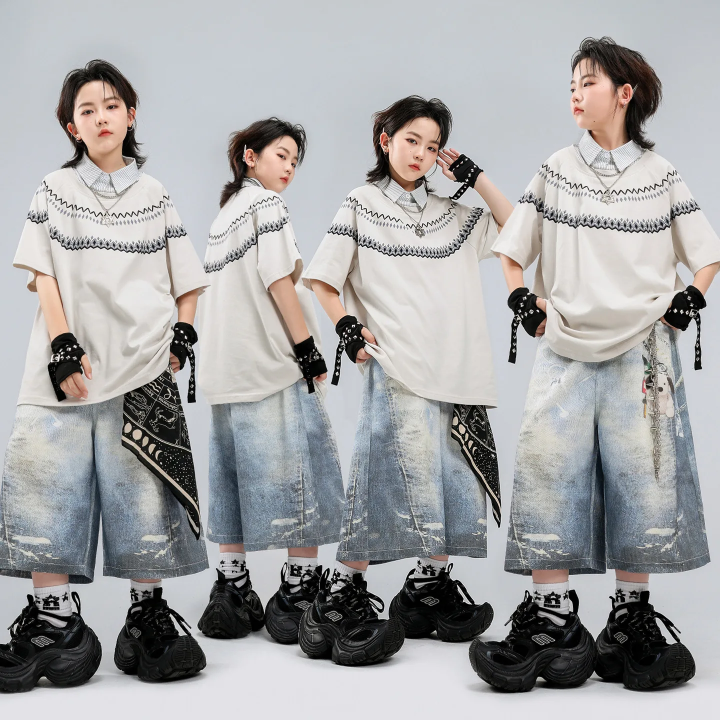 Kids Boys Hip Hop Street Dance Wear Outfit Loose Knit Short Sleeve T-shirt Washed Denim Shorts Set Casual Performance Costumes
Kids Boys Hip Hop Street Dance Wear Outfit Loose Knit Short Sleeve T-shirt Washed Denim Shorts Set Casual Performance Costumes