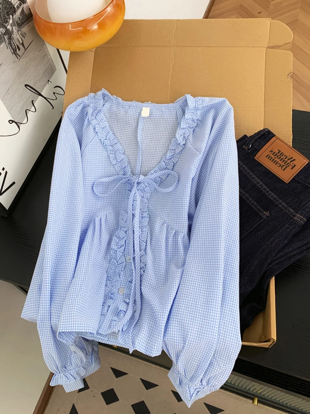 Повседневный клетчатый дизайн с галстуком-бабочкой для мужчин и женщин, антивозрастной дизайн с деревянными ушками, осенний модный универсальный топ
Повседневный клетчатый дизайн с галстуком-бабочкой для мужчин и женщин, антивозрастной дизайн с деревянными ушками, осенний модный универсальный топ