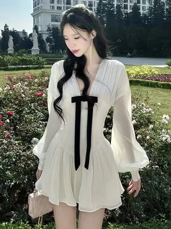 Elegant V-neck Long Sleeve Knot Splice Slim Fit Short Dress Women's Fashion City Commute High Waist A-line Skirt
Elegant V-neck Long Sleeve Knot Splice Slim Fit Short Dress Women's Fashion City Commute High Waist A-line Skirt