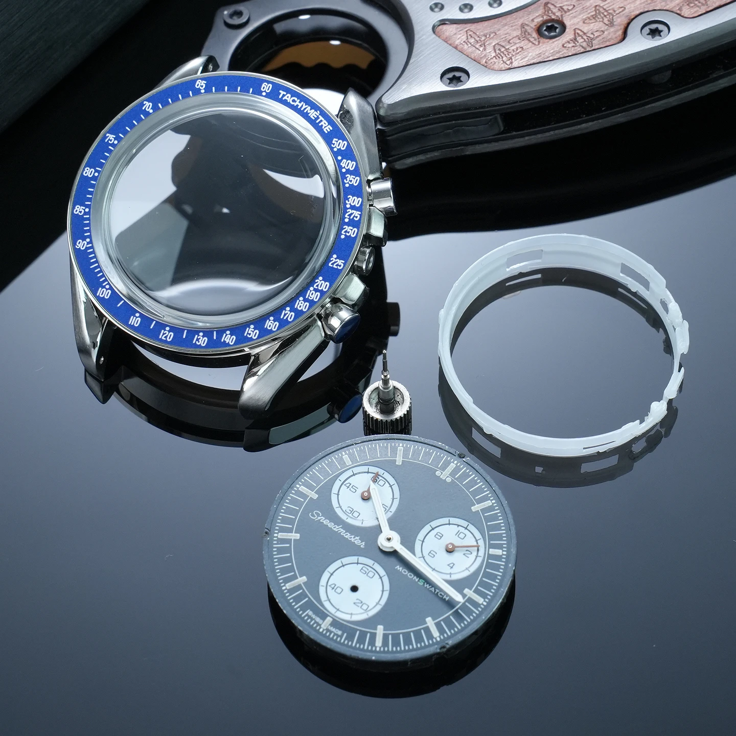 Stainless Steel Watch Case Cover: Speedmaster-Style Upgrade Accessory for the Swatch x Omega Planet Planet Series Watch
Stainless Steel Watch Case Cover: Speedmaster-Style Upgrade Accessory for the Swatch x Omega Planet Planet Series Watch