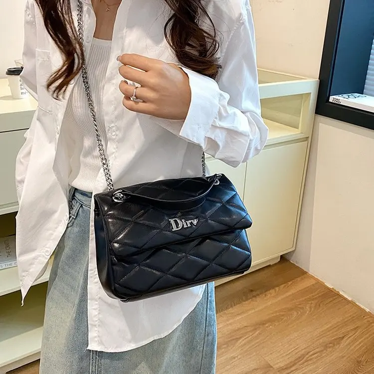 2025 New European Style Tote Women's Geometric Diamond Crossbody Purse Water-Resistant Vegan Leather for Yachting Summer Travel
2025 New European Style Tote Women's Geometric Diamond Crossbody Purse Water-Resistant Vegan Leather for Yachting Summer Travel