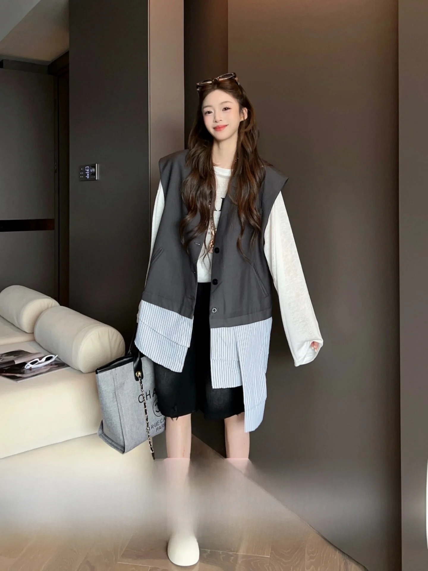 Fashionable Casual Women's Suit Jacket Spring 2026 Loose Top Outerwear Polyester Blend V-Neck Mid-Length
Fashionable Casual Women's Suit Jacket Spring 2026 Loose Top Outerwear Polyester Blend V-Neck Mid-Length