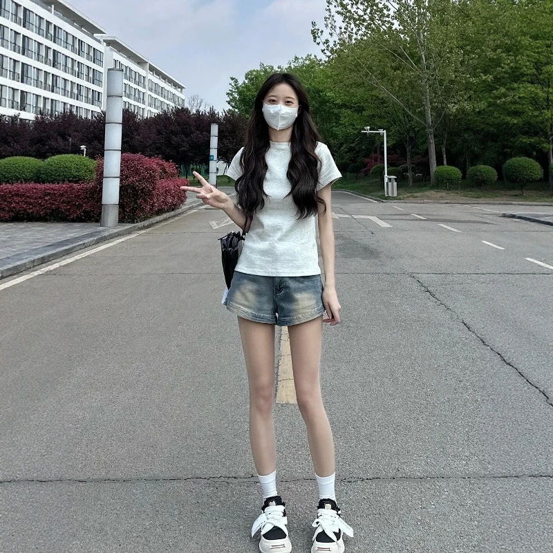 High Waist A-Line Denim Shorts Women's Summer 2026 Chic Korean Style plus Size Slimming Hot Pants Casual Straight Leg Jeans
High Waist A-Line Denim Shorts Women's Summer 2026 Chic Korean Style plus Size Slimming Hot Pants Casual Straight Leg Jeans