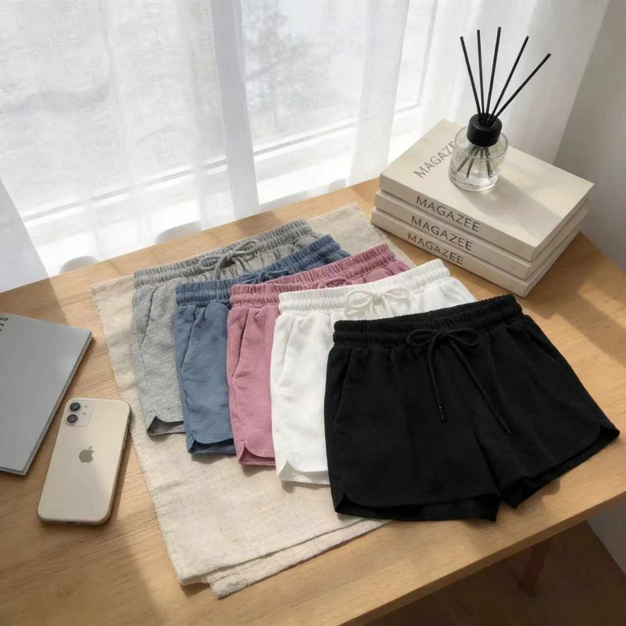 Бестселлер: Женские удобные шорты с высокой талией, однотонные, свободного кроя, с карманами
Бестселлер: Женские удобные шорты с высокой талией, однотонные, свободного кроя, с карманами