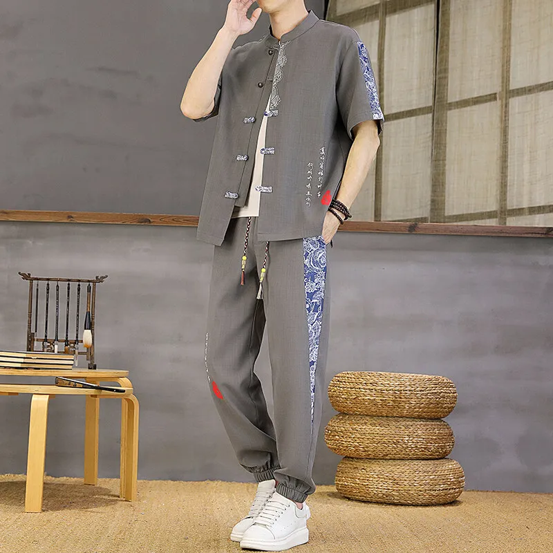 The 2025 summer New Chinese-style short-sleeved shirt and long pants set for men features an original and unique personality
The 2025 summer New Chinese-style short-sleeved shirt and long pants set for men features an original and unique personality