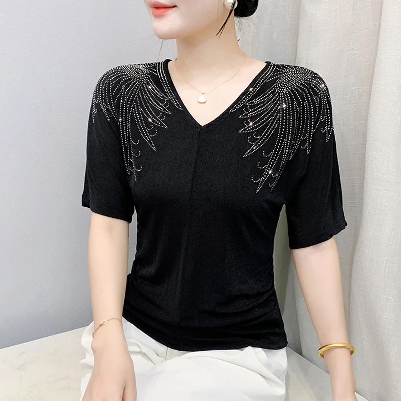 2025 Summer New Short Sleeve Black Shirt V Neck Diamond Tops Fashion Women T Shirt
2025 Summer New Short Sleeve Black Shirt V Neck Diamond Tops Fashion Women T Shirt