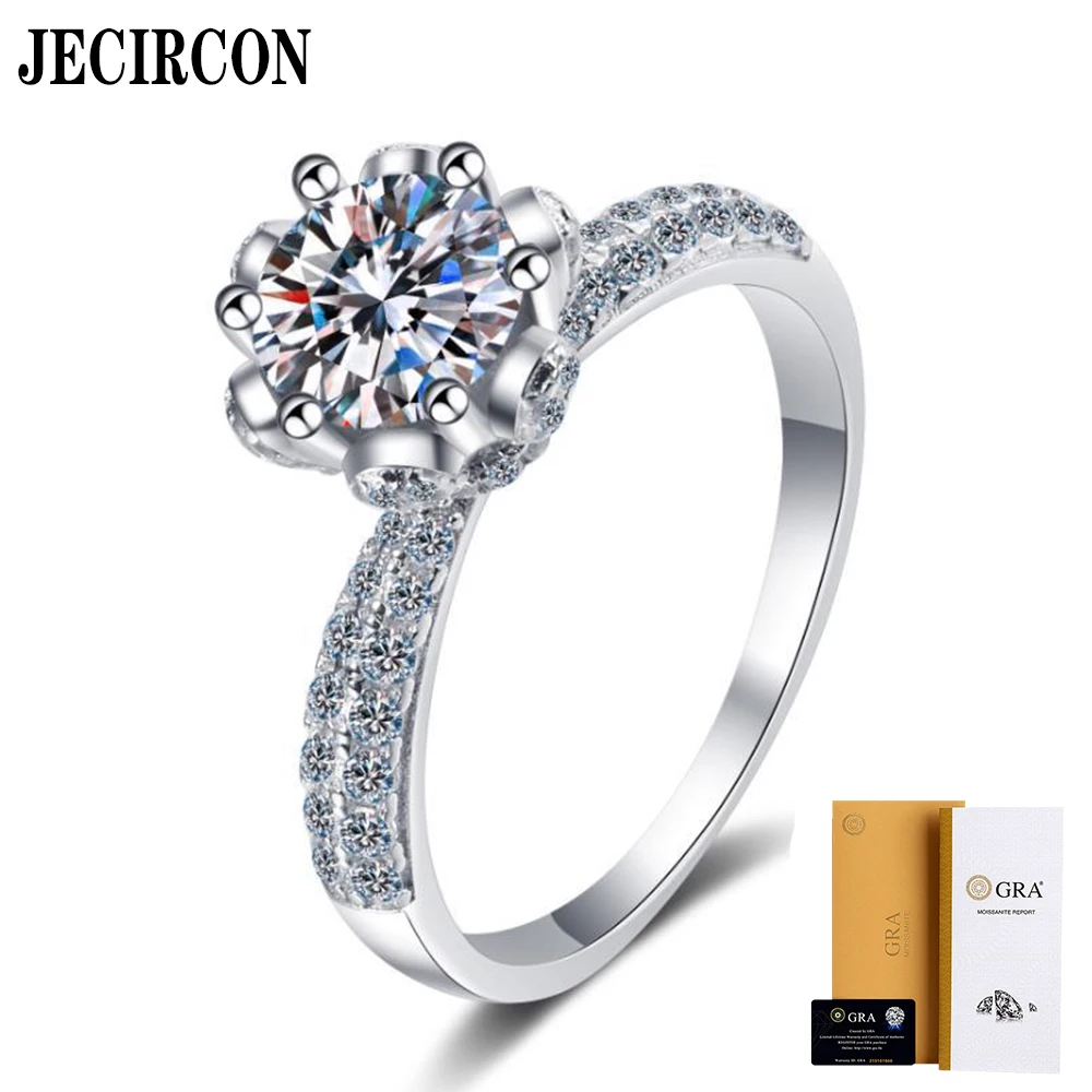 JECIRCON 925 Sterling Silver Moissanite Diamond Ring Ice Queen 1ct Wedding Band for Women Fashion Exquisite Shining Fine Jewelry
JECIRCON 925 Sterling Silver Moissanite Diamond Ring Ice Queen 1ct Wedding Band for Women Fashion Exquisite Shining Fine Jewelry