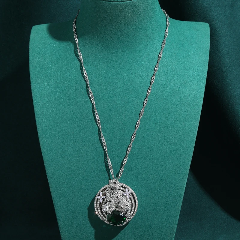 Round Vintage Green Crystal Leopard Pendent Necklace Silver Color Rhinestone Decoration High Quality Luxury Women Party Jewelry
Round Vintage Green Crystal Leopard Pendent Necklace Silver Color Rhinestone Decoration High Quality Luxury Women Party Jewelry