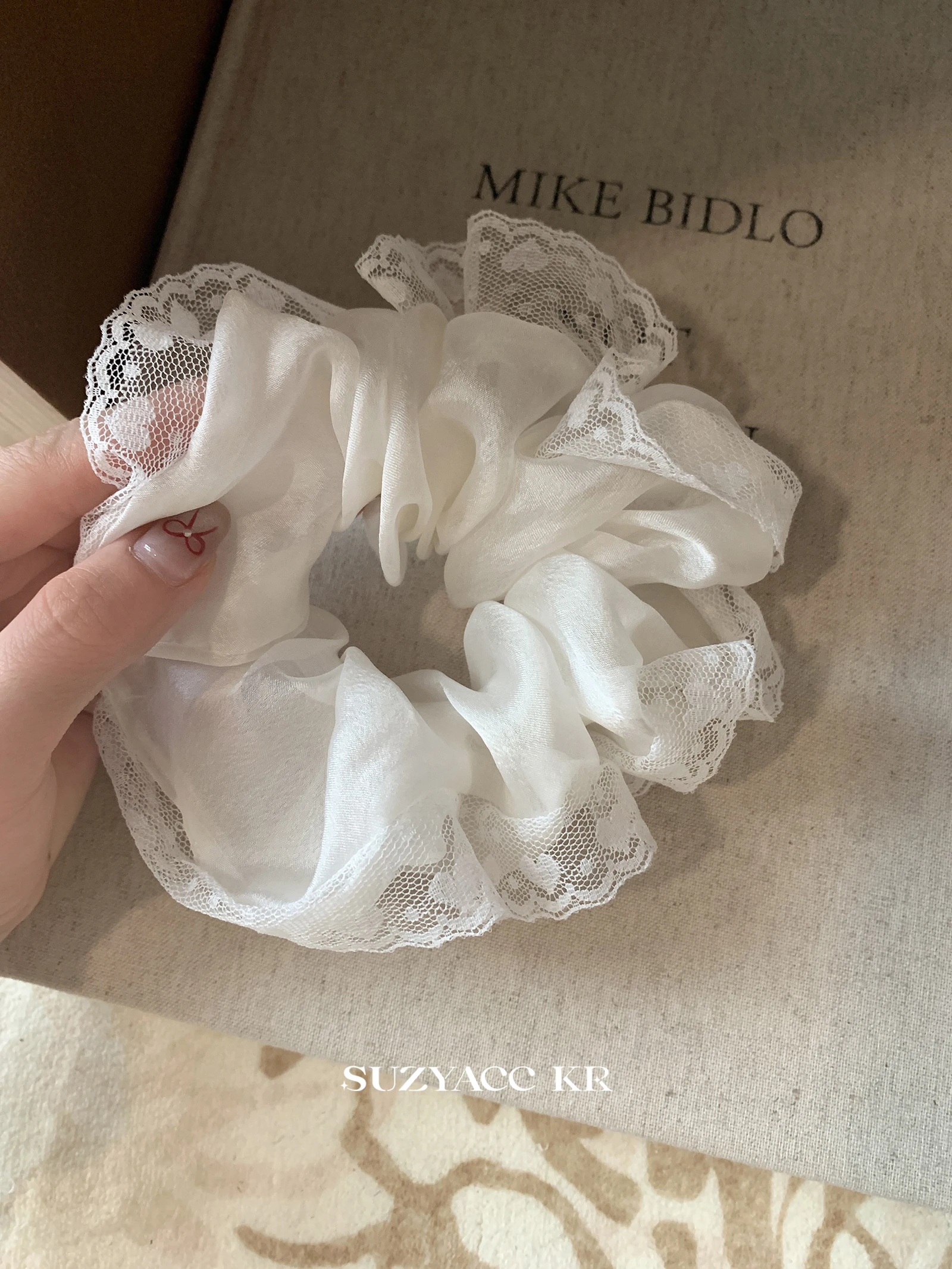 Модные балетные аксессуары для волос, кремовые кружевные резинки для волос для девочек и женщин, белые резинки для волос, эластичные резинки для волос
Модные балетные аксессуары для волос, кремовые кружевные резинки для волос для девочек и женщин, белые резинки для волос, эластичные резинки для волос