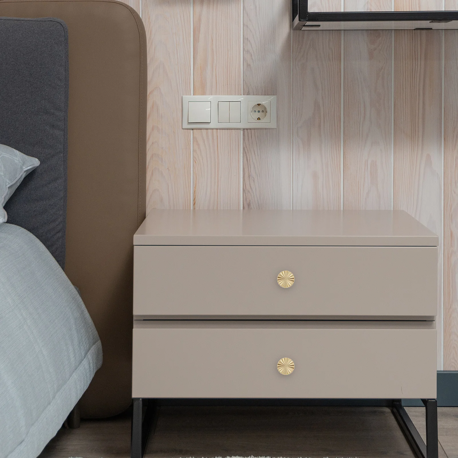 6Pcs Metal Round Cabinet Knobs Premium Zinc Alloy Drawer Handles for Kitchen Cabinet Bathroom Vanity Retro Style Decorative
6Pcs Metal Round Cabinet Knobs Premium Zinc Alloy Drawer Handles for Kitchen Cabinet Bathroom Vanity Retro Style Decorative