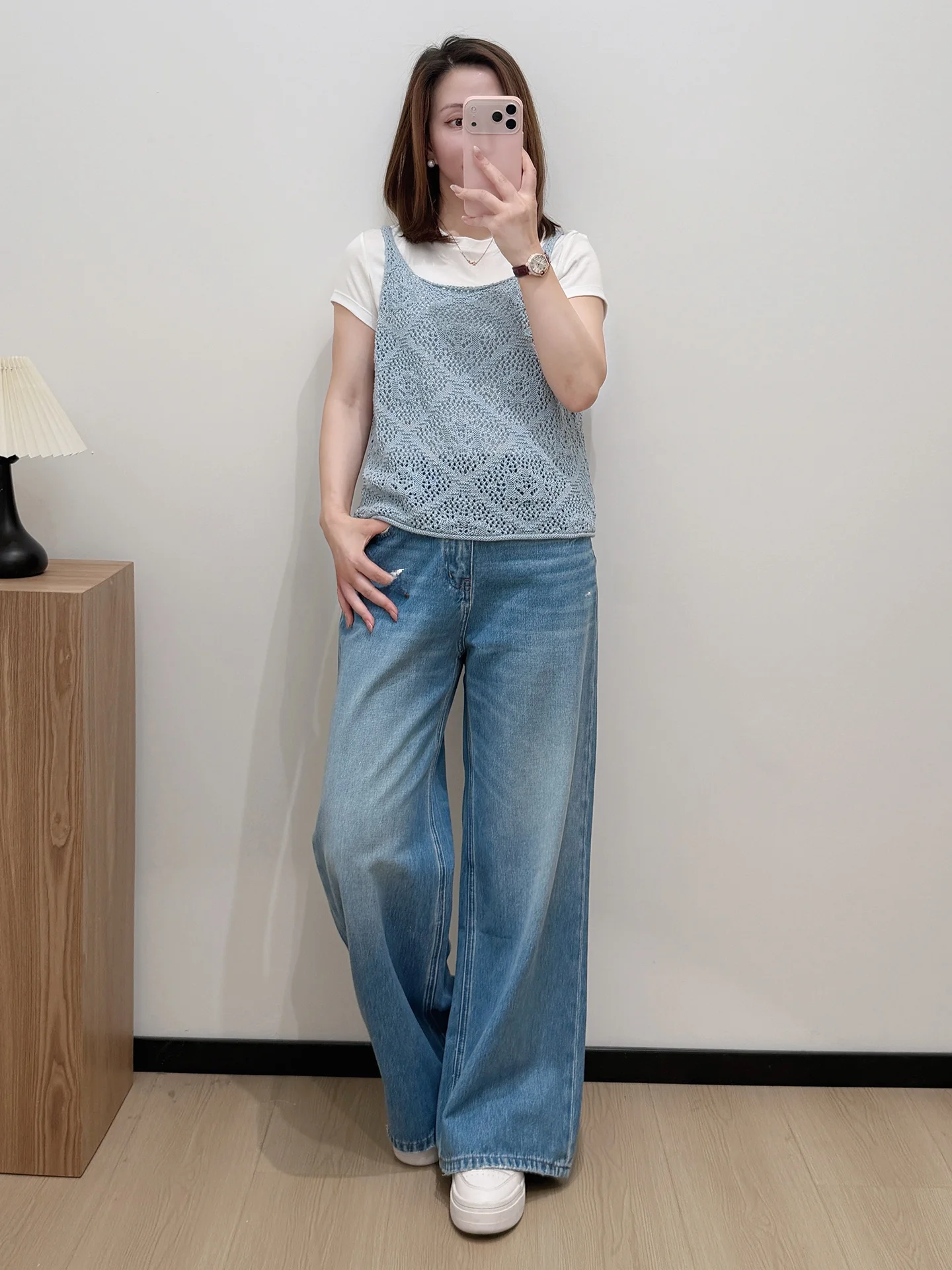 Вязаный жилет для девочек с ажурным узором, повседневный свободный топ с коротким рукавом, универсальный вязаный топ без бретелек с ажурным дизайном для создания молодежного образа
Вязаный жилет для девочек с ажурным узором, повседневный свободный топ с коротким рукавом, универсальный вязаный топ без бретелек с ажурным дизайном для создания молодежного образа