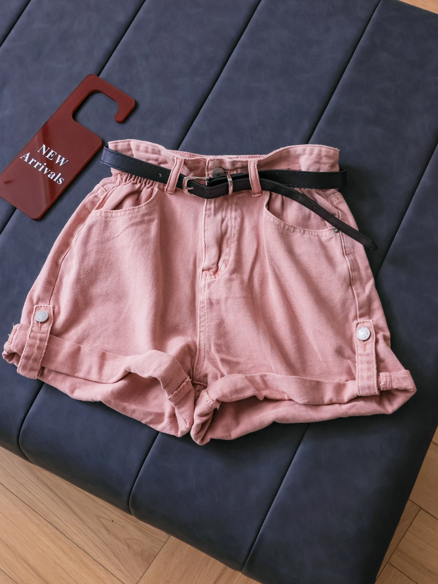 High Waist Wide Leg Pants with Belt Loose Fit Pure Color Turn up Short Pants Women Casual Cotton High Waist Trousers
High Waist Wide Leg Pants with Belt Loose Fit Pure Color Turn up Short Pants Women Casual Cotton High Waist Trousers