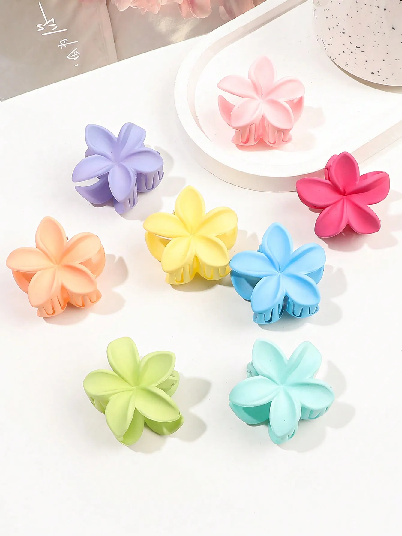 8pcs/Set Mini Elegant Flower Hair Clips, Bicolor Daisy Small Hair Claws For Women, Sweet Fairy Bangs Clips, Romantic Beach Holiday Hair Accessories
8pcs/Set Mini Elegant Flower Hair Clips, Bicolor Daisy Small Hair Claws For Women, Sweet Fairy Bangs Clips, Romantic Beach Holiday Hair Accessories