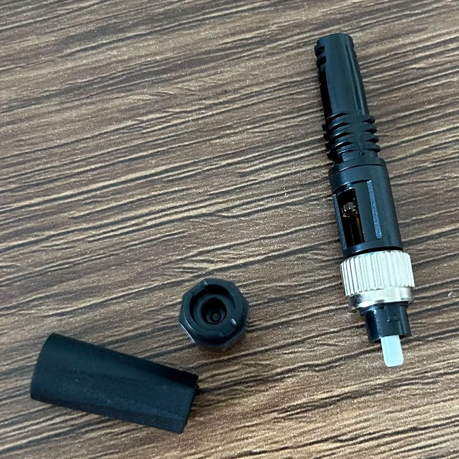 FTTH embedded quick connector carrier grade FC single mode fiber optic cold connector leather cable cold connector Tool
FTTH embedded quick connector carrier grade FC single mode fiber optic cold connector leather cable cold connector Tool