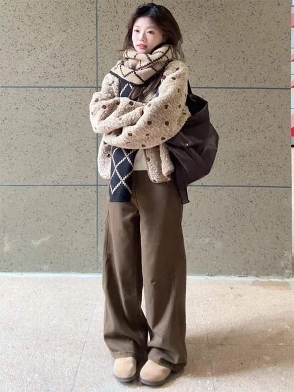 Ladies' Casual Oversized Plaid Lamb Fur Short Coat Spring Autumn Winter Seasonal Warm round Neck Button down Thickened Outerwear
Ladies' Casual Oversized Plaid Lamb Fur Short Coat Spring Autumn Winter Seasonal Warm round Neck Button down Thickened Outerwear