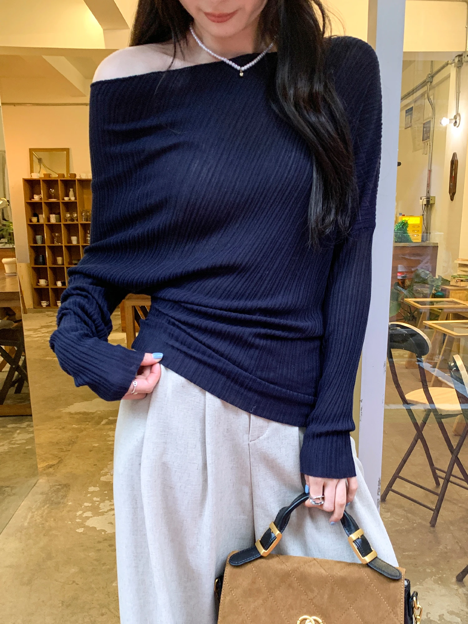 Lacele Tianli One-Shoulder Long-Sleeve Knitted Base Shirt Women's Spring New Style Outwear Korean Beautiful Top Soft Silk Blend
Lacele Tianli One-Shoulder Long-Sleeve Knitted Base Shirt Women's Spring New Style Outwear Korean Beautiful Top Soft Silk Blend