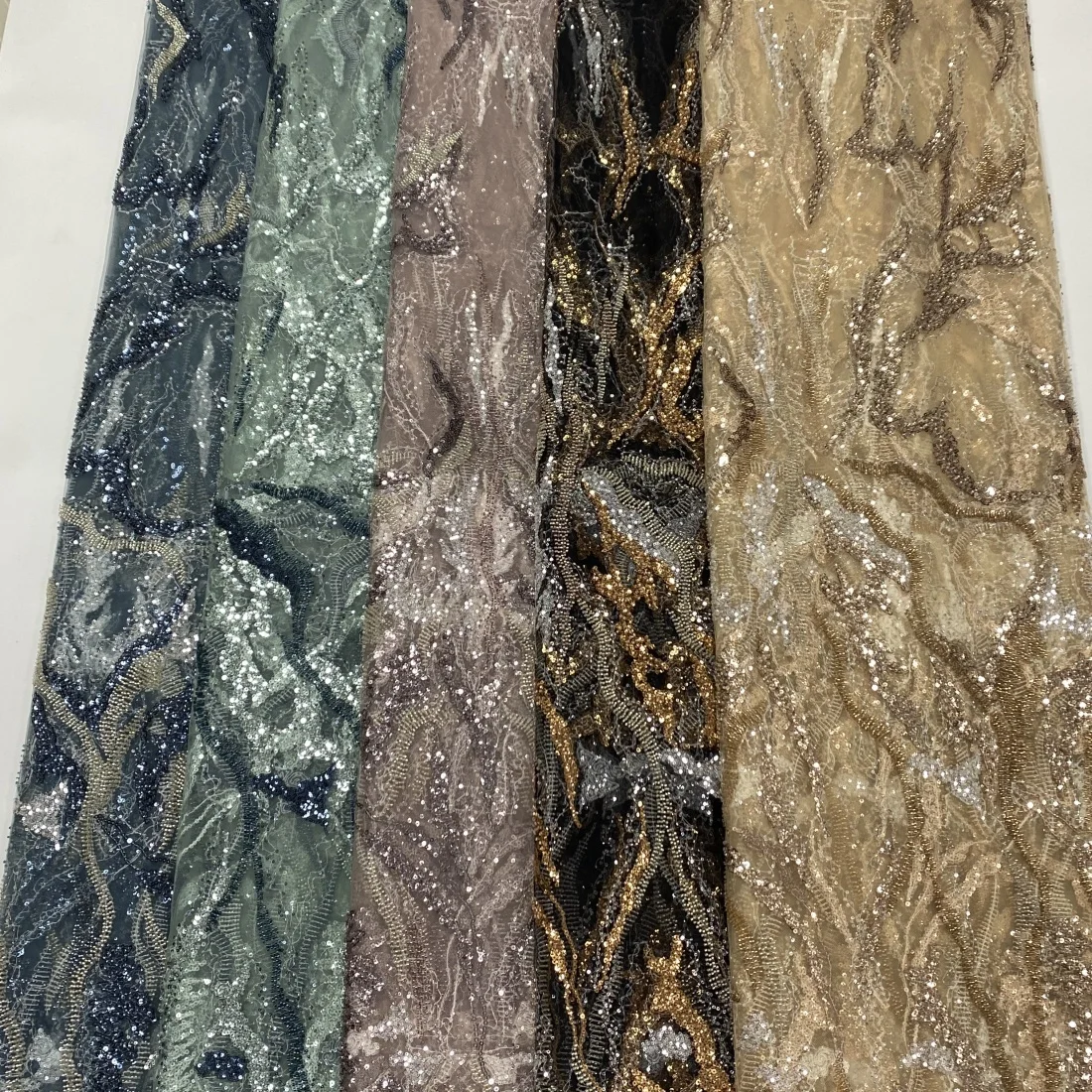 Latest African Sequins Beads Lace Fabric 2024 High Quality Lace Material French Nigerian Lace Fabrics Women Party Sewing
Latest African Sequins Beads Lace Fabric 2024 High Quality Lace Material French Nigerian Lace Fabrics Women Party Sewing